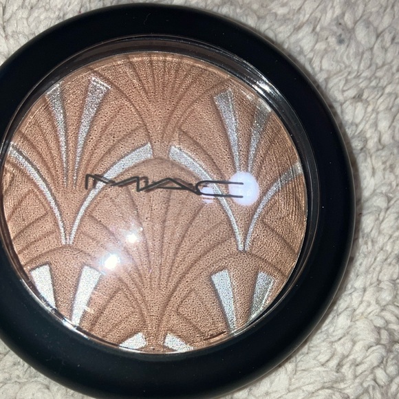 MAC Cosmetics High-Light Powder - Picture 3 of 4
